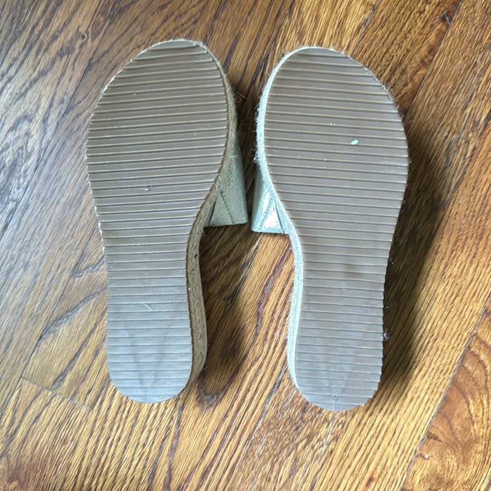 Karl Lagerfeld Platform Sandal - Picture 3 of 8